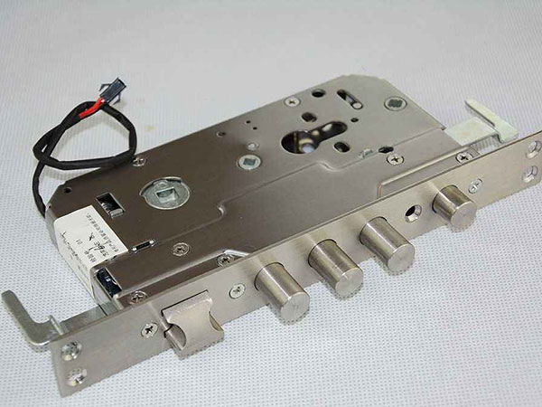 满城24小时上门开锁公司